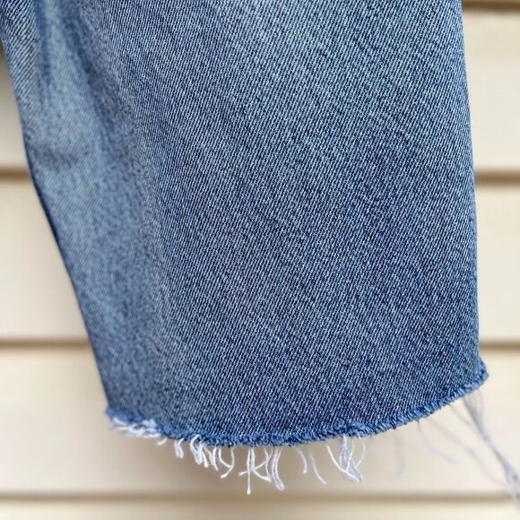 Levi’s blue long shorts, distressed, side blue streak, zip fly closure,W29L34 - Picture 12 of 12